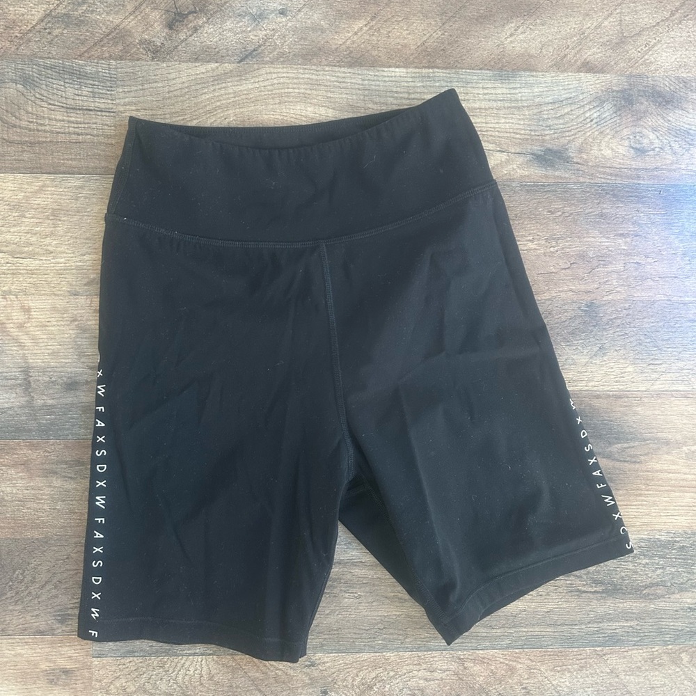 SARAHS DAY WHITE FOX Women's Black Biker Shorts